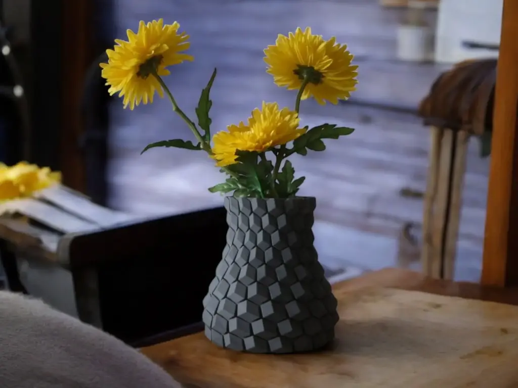 Modern Elegance – 3D Printed Honeycomb Vase